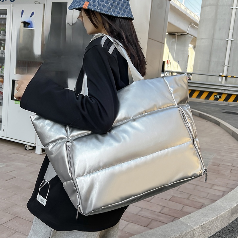 Women Y2k Silver Shoulder Bag  - Down Jacket Packable recensione e prezzo
