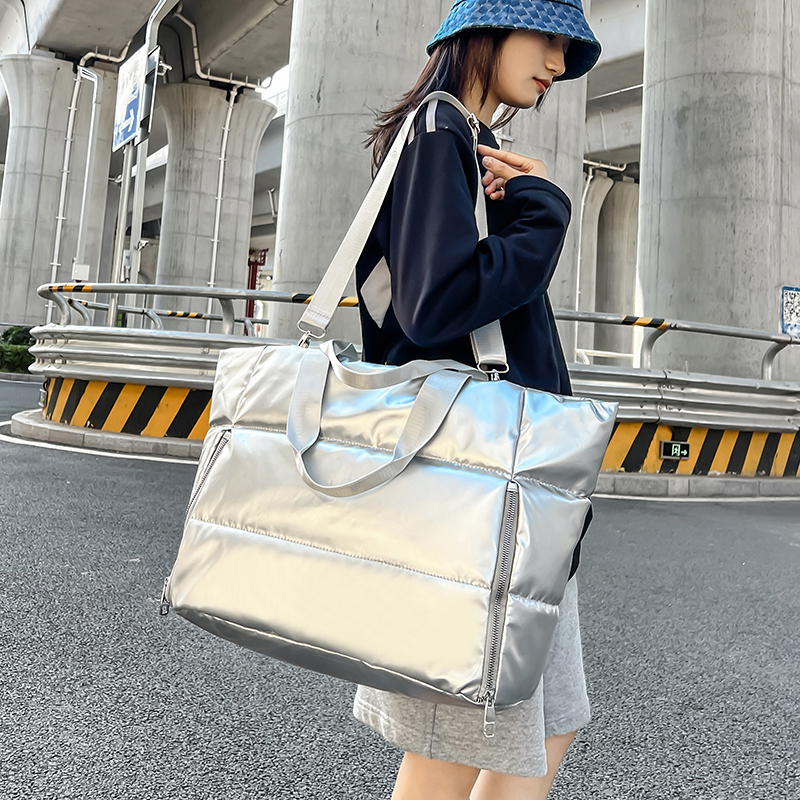 Women Y2k Silver Shoulder Bag  - Down Jacket Packable recensione e prezzo