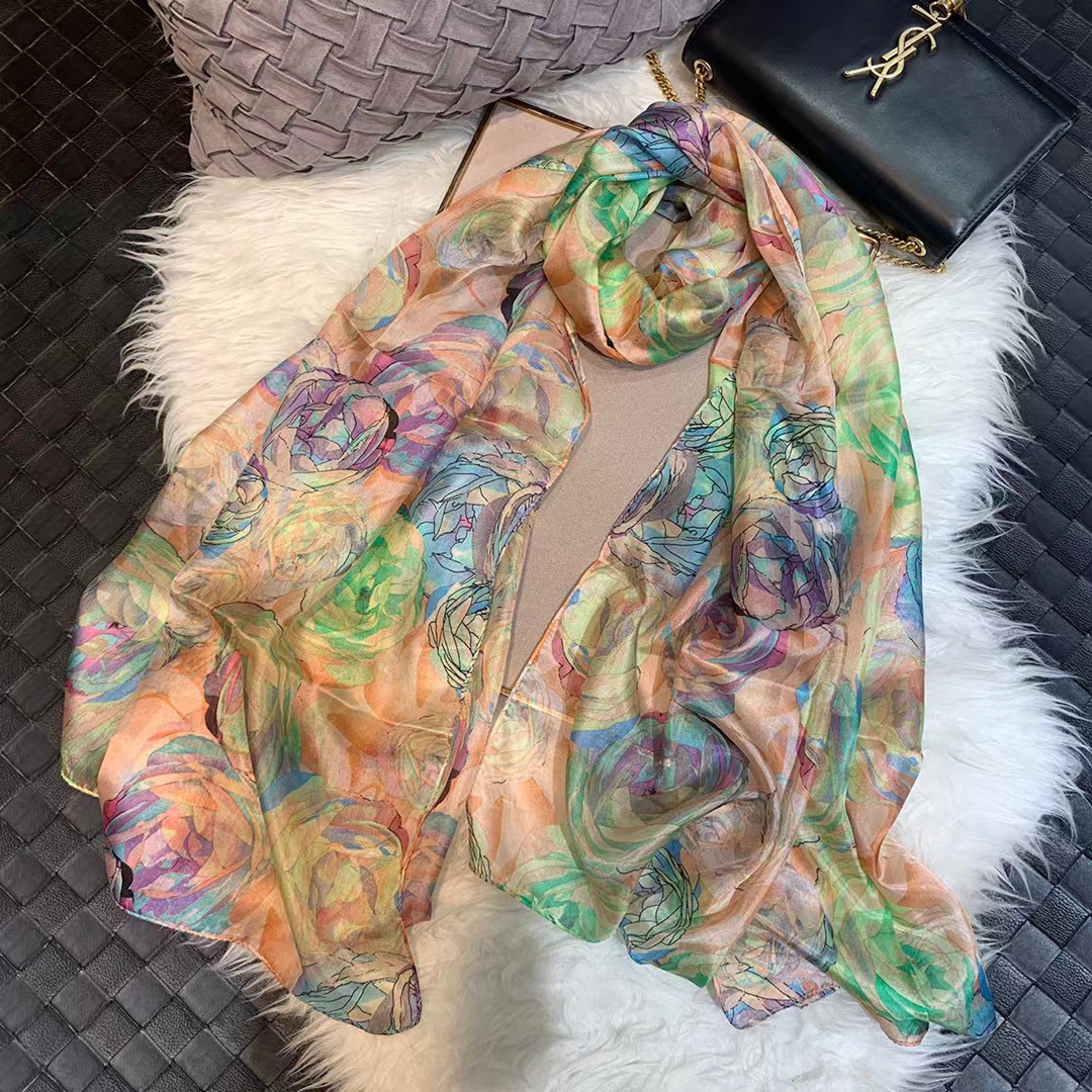 Ladies Green 100% Silk Scarf S - Shawl Wrap Winter recensione e prezzo