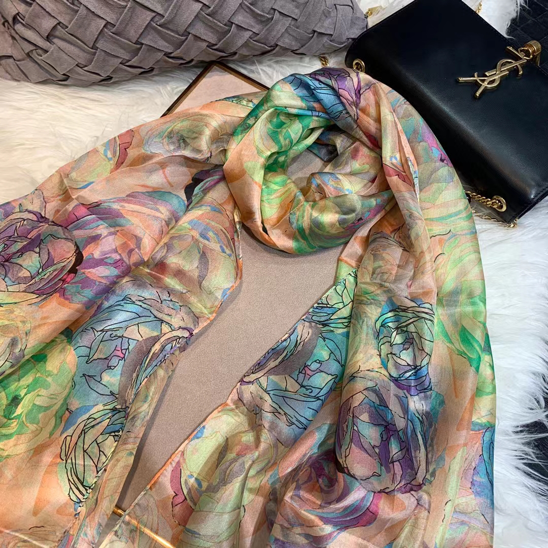 Ladies Green 100% Silk Scarf S - Shawl Wrap Winter recensione e prezzo