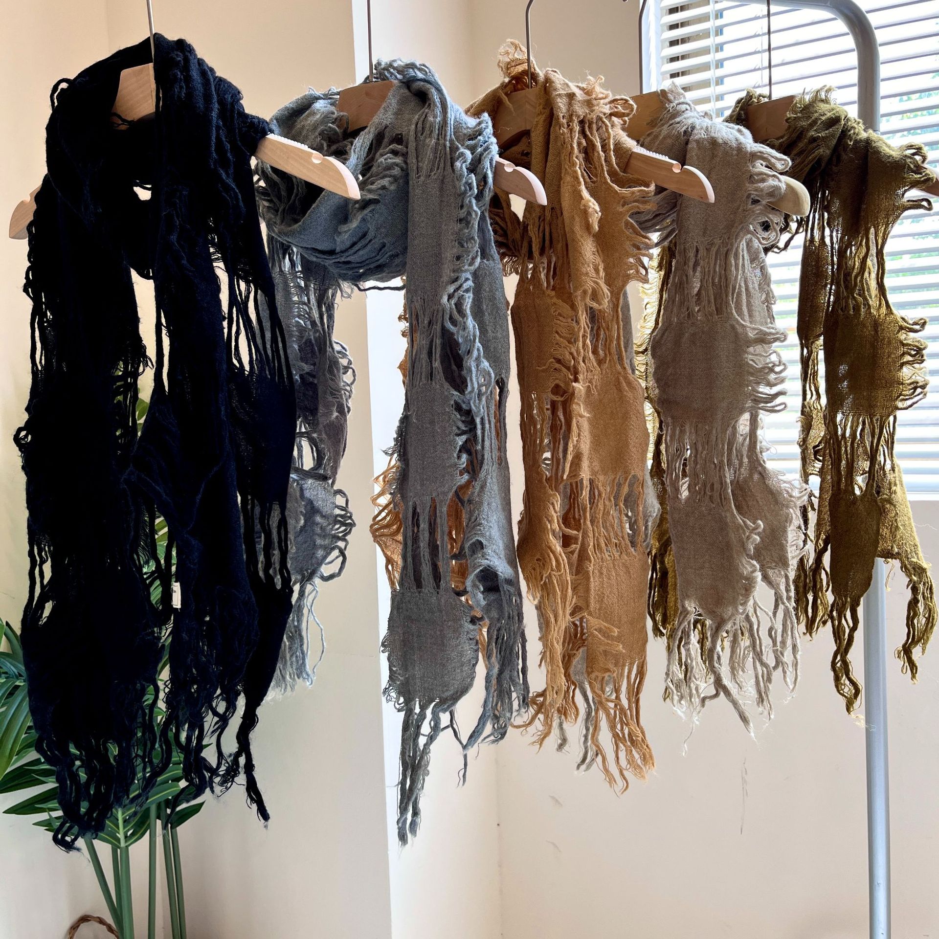2025 New Fashion Ripped Hole T - Wool Scarf Men recensione e prezzo